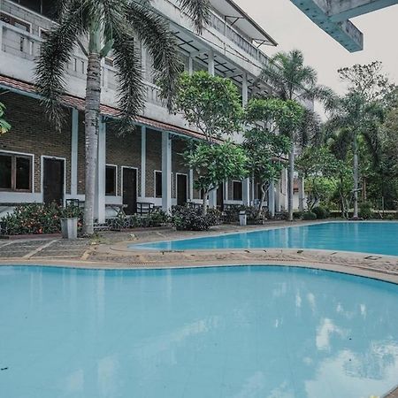 เรดดอร์ซ เนียร์ ปันไต ฟลอริดา อันเยอร์ Hotel เซรัง ภายนอก รูปภาพ
