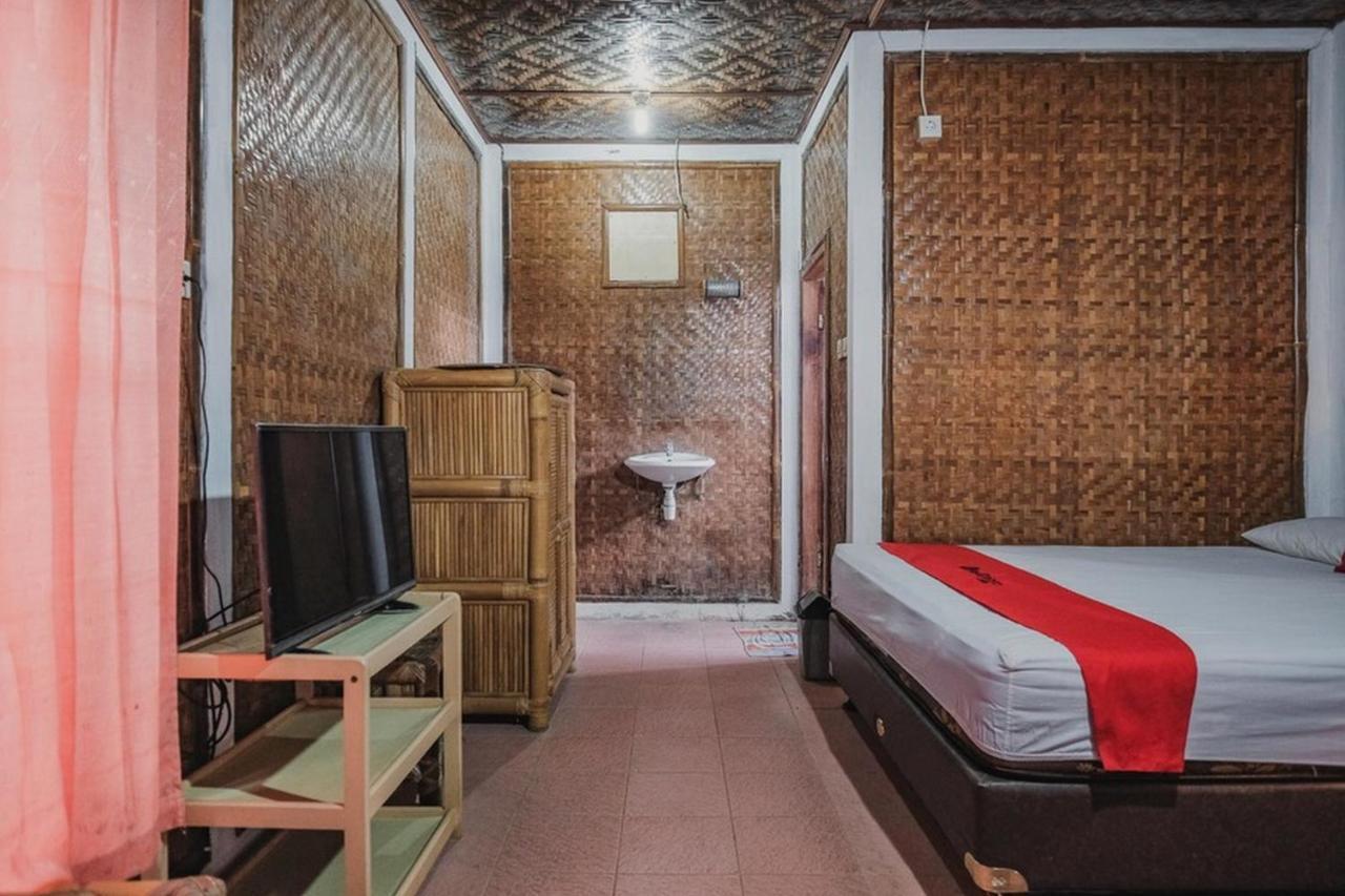 เรดดอร์ซ เนียร์ ปันไต ฟลอริดา อันเยอร์ Hotel เซรัง ภายนอก รูปภาพ
