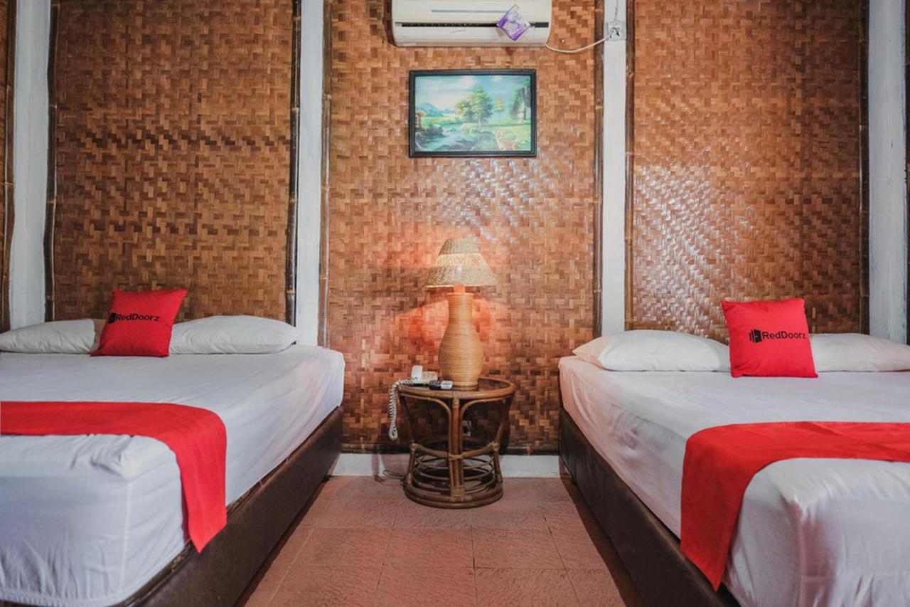 เรดดอร์ซ เนียร์ ปันไต ฟลอริดา อันเยอร์ Hotel เซรัง ภายนอก รูปภาพ